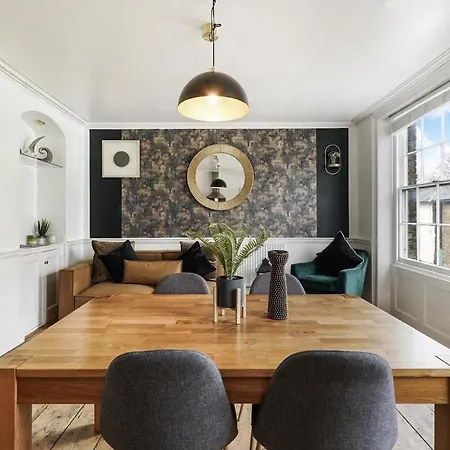 St Peters Centre Retreat With Parking Apartment