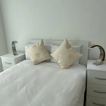 High Street Flat * Canterbury