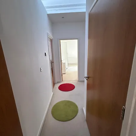 High Street Flat Apartment