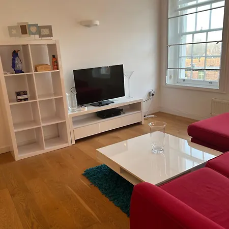 High Street Flat Apartment Canterbury