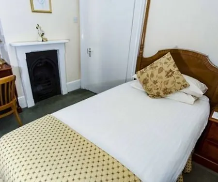And Apartment's Hotel Canterbury