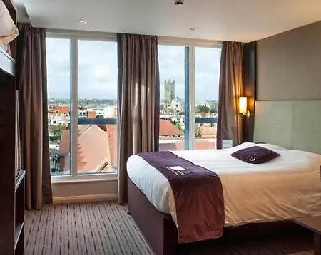 Premier Centre 3*
