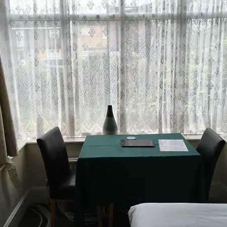 Four Seasons Cantorbéry